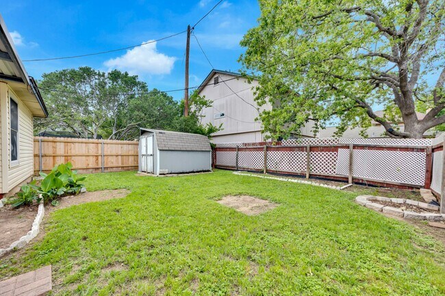 Building Photo - 1625 Sylvia Ct