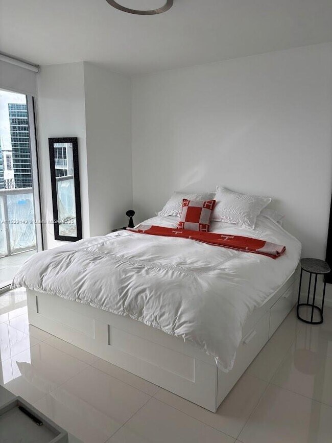 Building Photo - 465 Brickell Ave