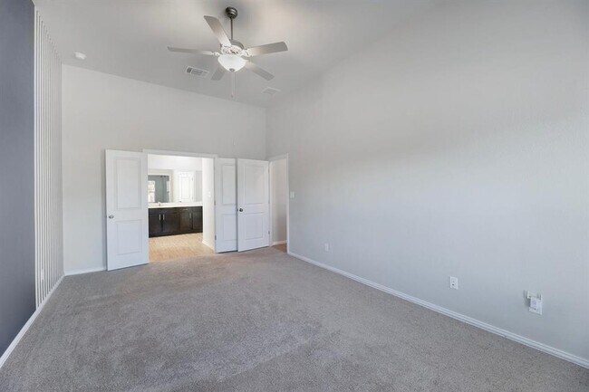 Building Photo - 301 Bright Star Ln