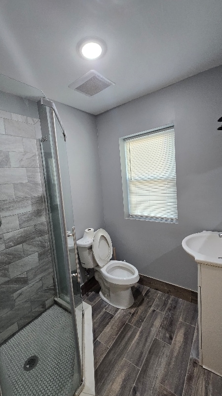 Building Photo - 15 Vola Ln