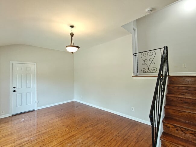 Building Photo - 2313 S Cuthbert Dr