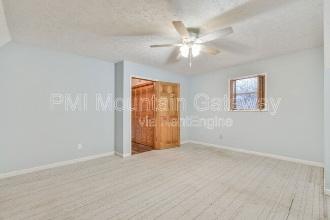 Building Photo - 495 Washboard Rd