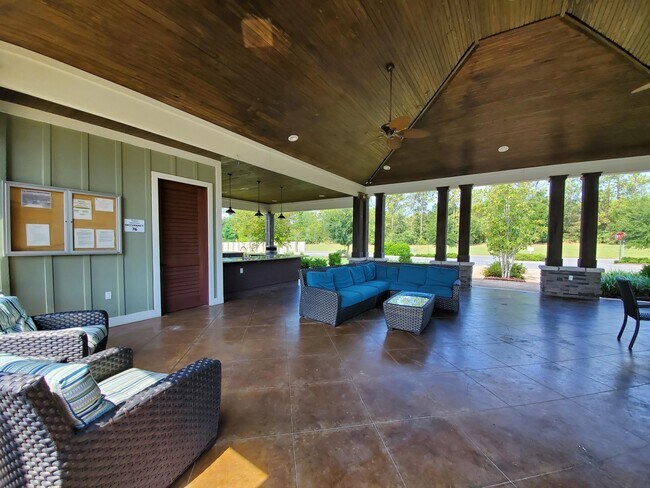 Building Photo - 329 Merlin Ct