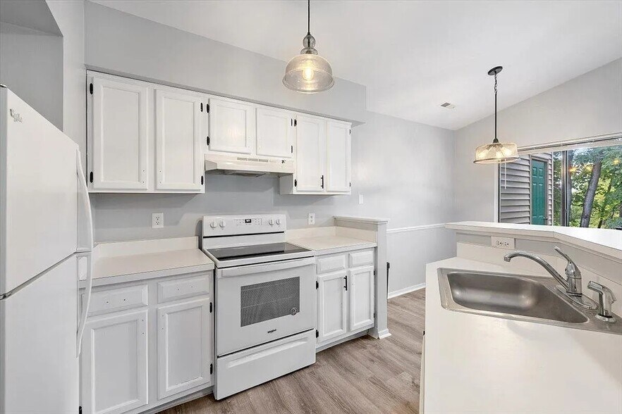 Building Photo - 408 Spring Brooke Dr