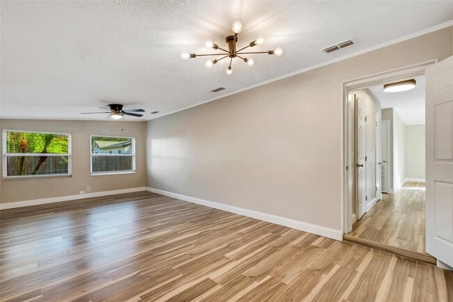 Building Photo - 1824 Roanoke Ave