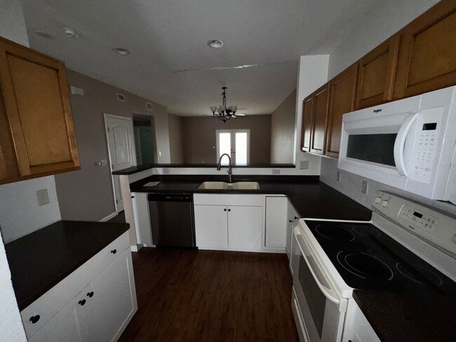 Building Photo - MARION REFLECTIONS