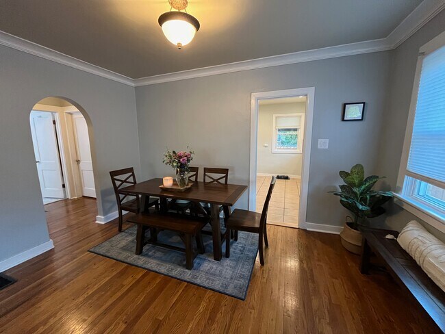 Building Photo - 933 Harrison St