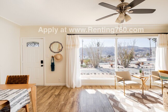 Building Photo - Lovely 3 Bed Home With Solar Panels!