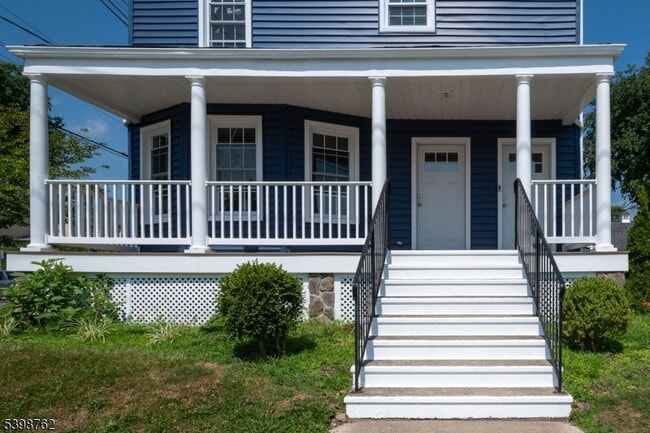 Building Photo - 55 Stevens Ave