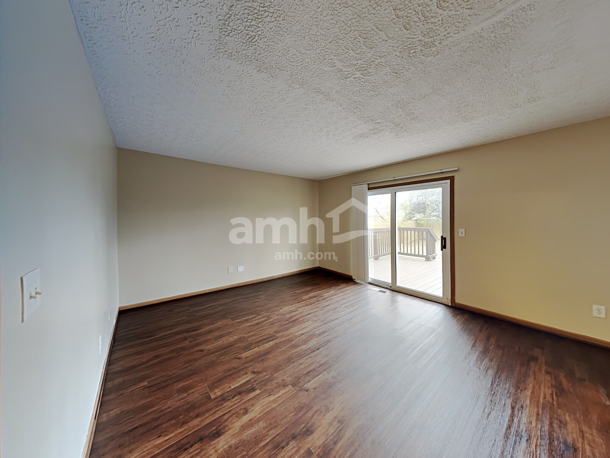 Building Photo - 3572 Wesson Dr