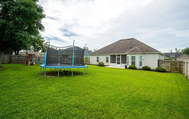 Building Photo - Southern Comfort Living: Your Dream Rental...