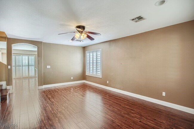 Building Photo - 591 Fox Chase St