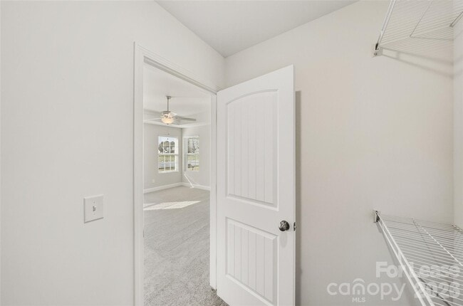 Building Photo - 11507 Vly Oaks Ln