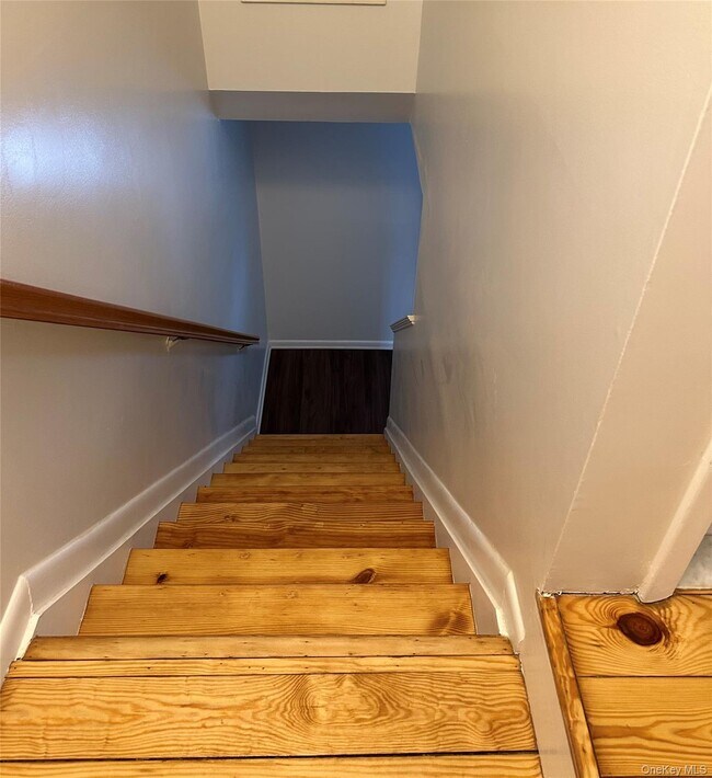 Building Photo - 4 Marian Ct