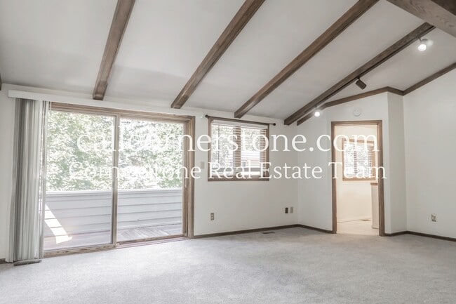 Building Photo - 3427 Clubheights Dr
