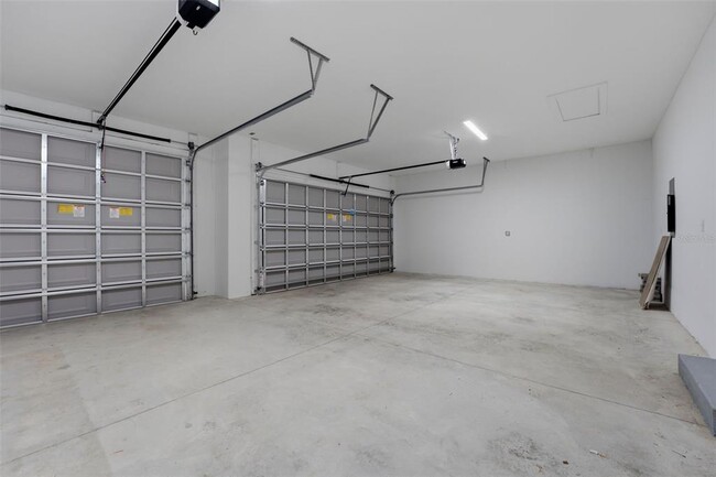 Building Photo - 5823 Burwin Ave