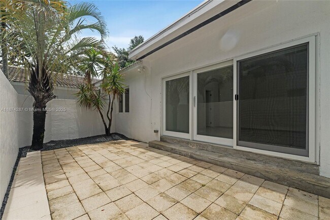 Building Photo - 2356 SW 16th Ave