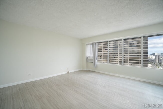 Building Photo - Urban Comfort & Convenience – High-Floor 1 Bed, 1 Bath with Scenic Views