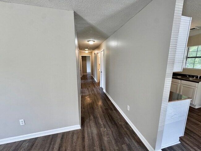 Building Photo - 1730 Swift St