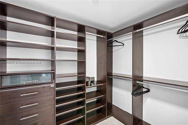 Building Photo - 200 Biscayne Blvd Way