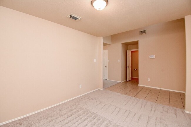 Building Photo - 9602 Siano Pines Dr