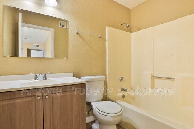 Building Photo - 603 W Rio Salado Pkwy