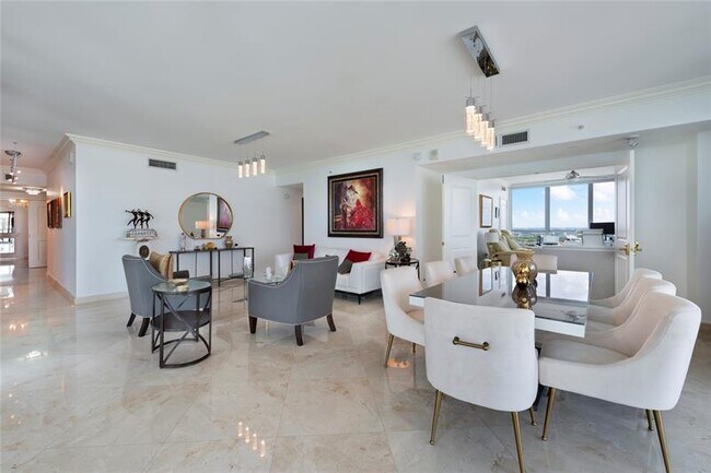 Building Photo - 3101 S Ocean Dr