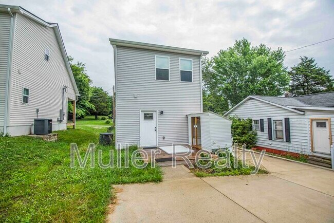 Building Photo - 3405 Gap Rd