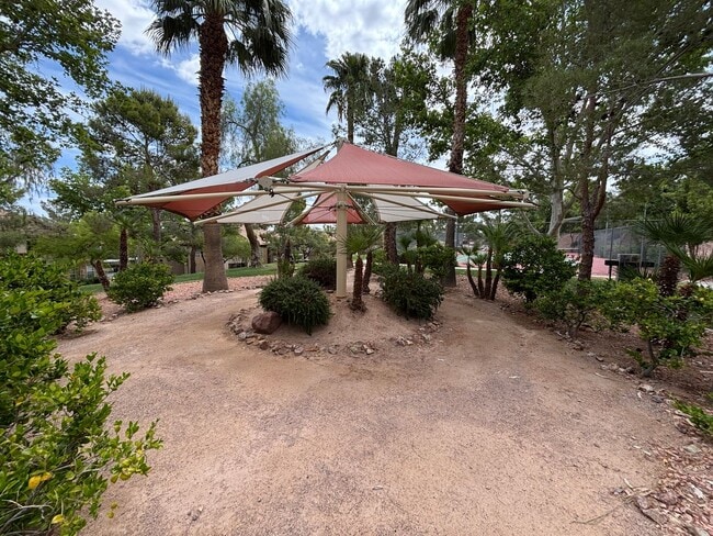 Building Photo - Cozy 1Bed/1Bath 2nd floor Condo in Henderson!