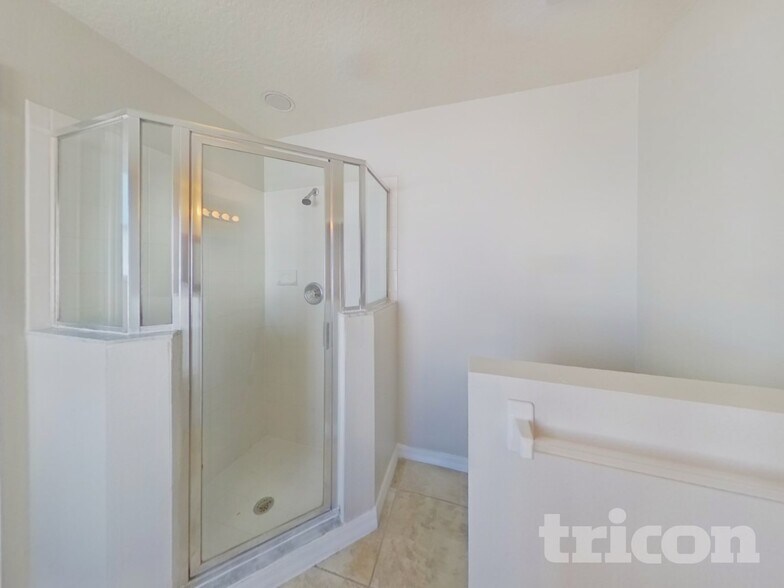 Building Photo - 400 Cocoa Ct