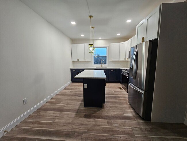 Building Photo - Amazing all new 4 bed 2.5 Bath House for rent!