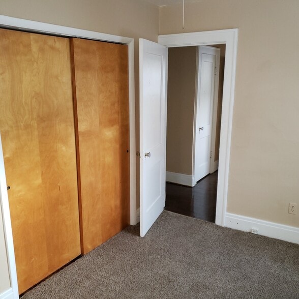 Bedroom - 173 N End Ave