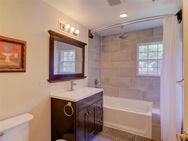 Building Photo - 1600 San Juan Dr