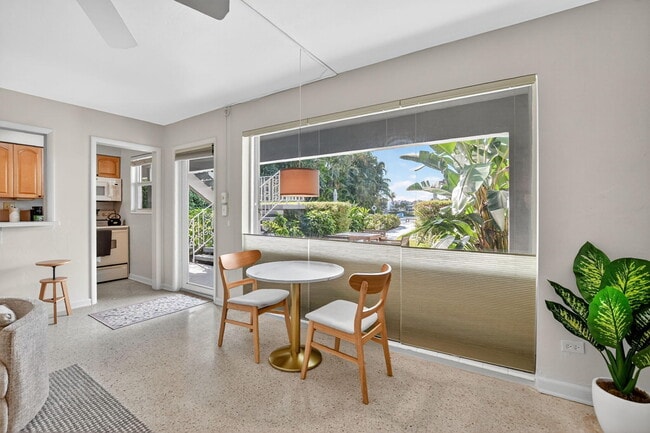 Building Photo - 414 Seasage Dr