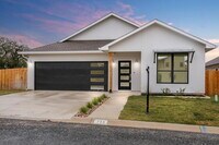 Building Photo - 716 Wedgewood Ln