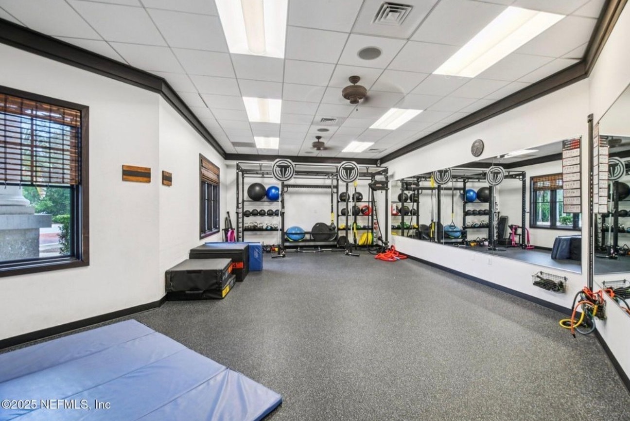 Building Photo - 73 Calle de Paz