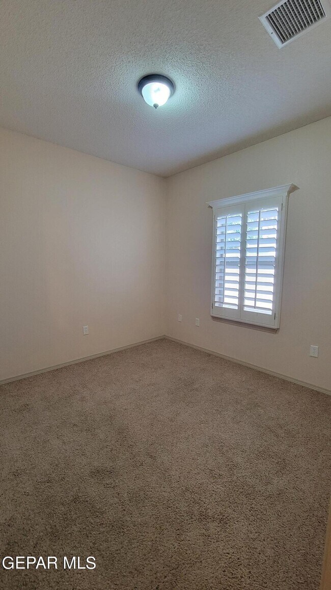 Building Photo - 14281 Gil Reyes Dr