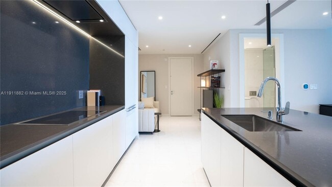 Building Photo - 300 Biscayne Blvd Way