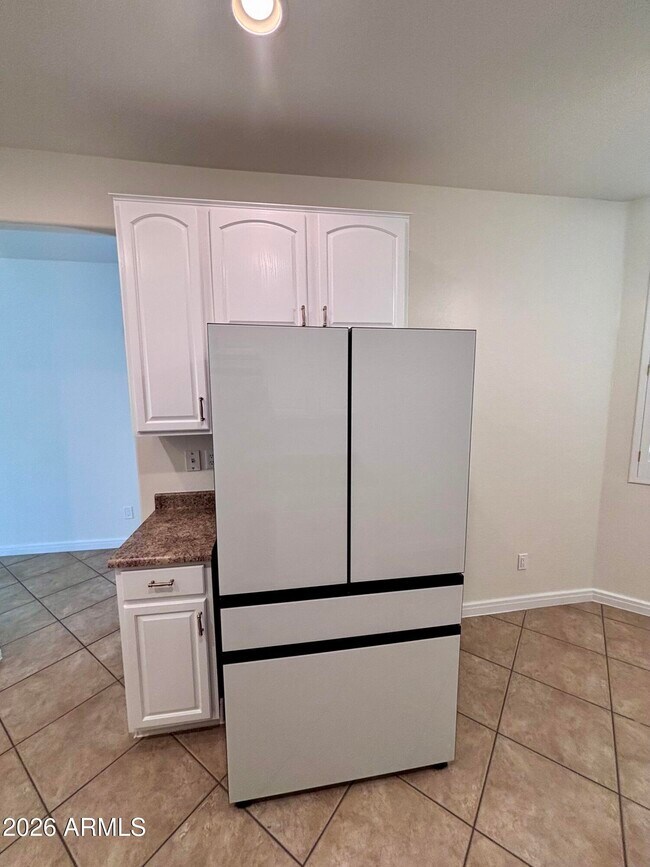 Building Photo - 5606 W St Anne Ave