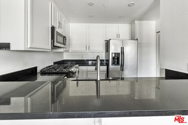 Building Photo - 12621 Washington Pl