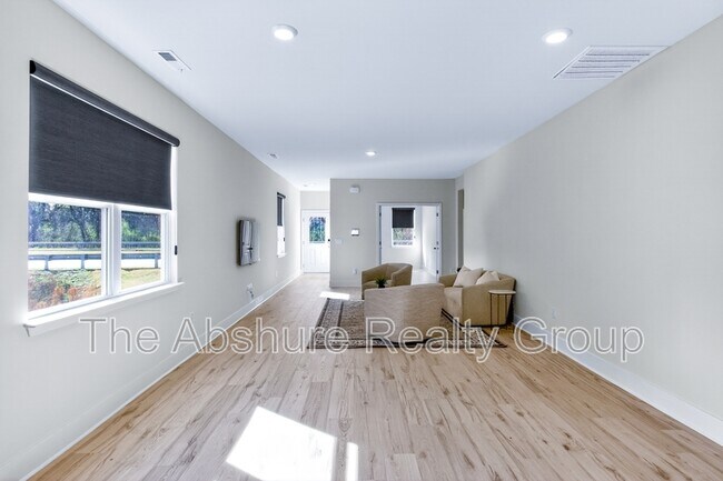 Building Photo - 806 Dorset Strm Dr