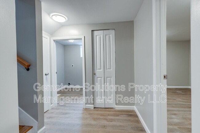 Building Photo - 104 Anchor Dr