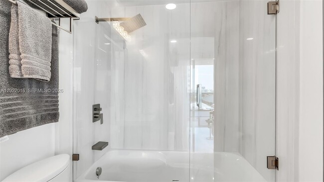 Building Photo - 5875 Collins Ave