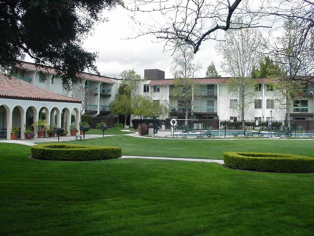 Courtyard - 1720 Halford Ave