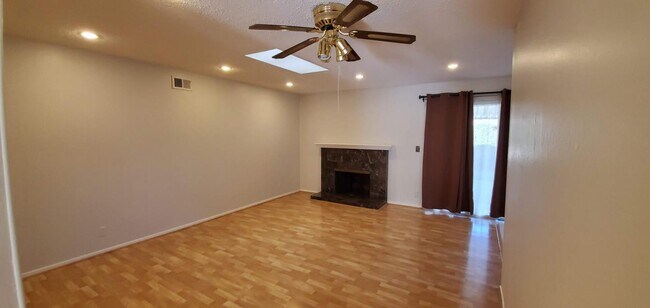 Building Photo - 7312 Phinney Way