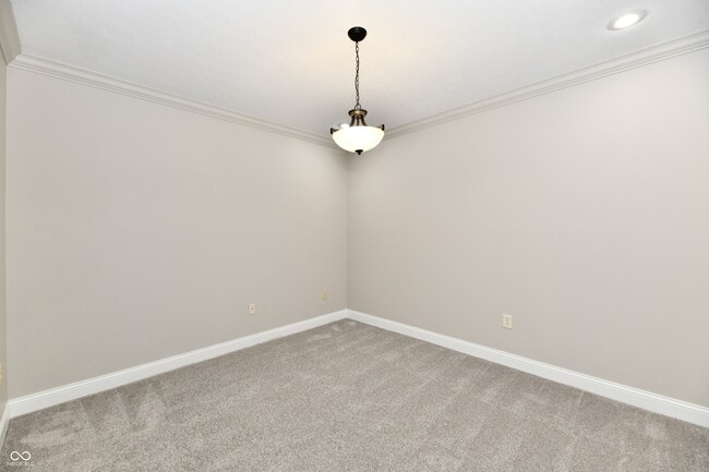 Building Photo - 8555 One W Dr