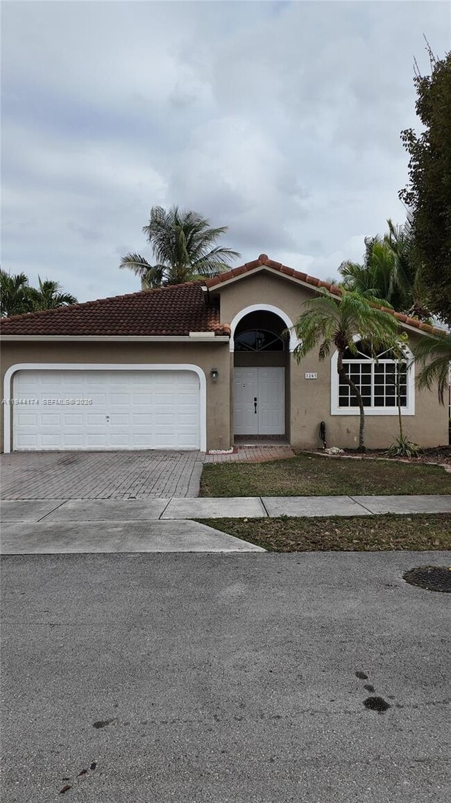 Building Photo - 3265 SW 153rd Pl