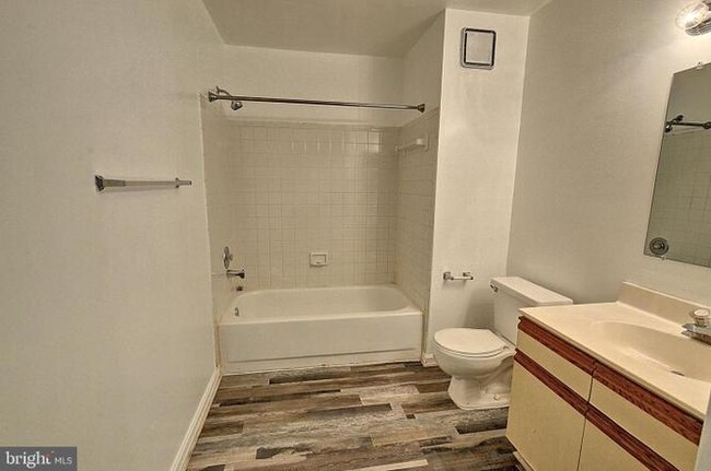 Second Bathroom - 10401 Beacon Ridge Dr