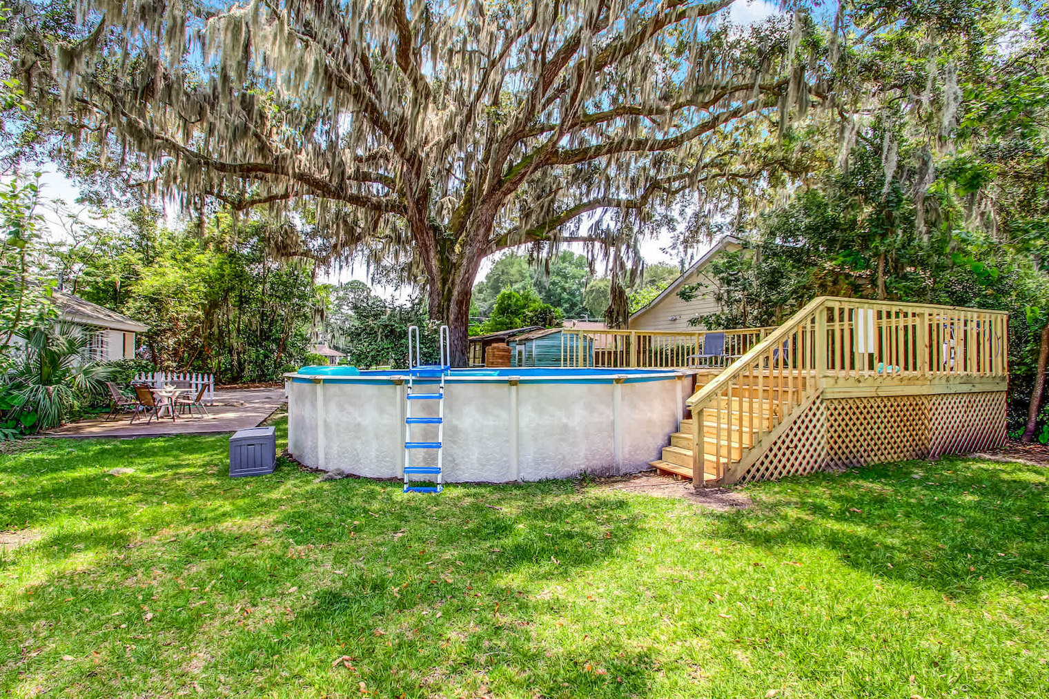 Building Photo - 2601 Dogwood Ave