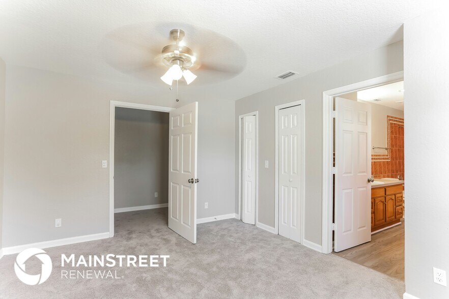 Building Photo - 2900 Freemont Terrace S